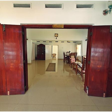 Sri Nimali Guesthouse Hikkaduwa Exteriör bild