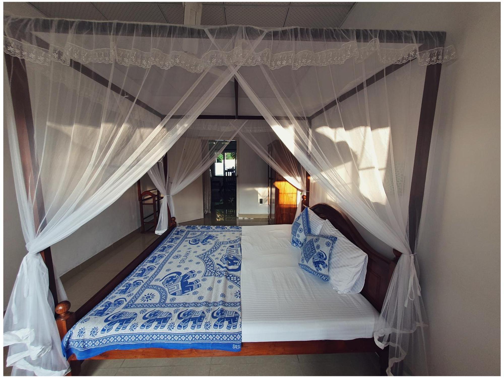 Sri Nimali Guesthouse Hikkaduwa Exteriör bild