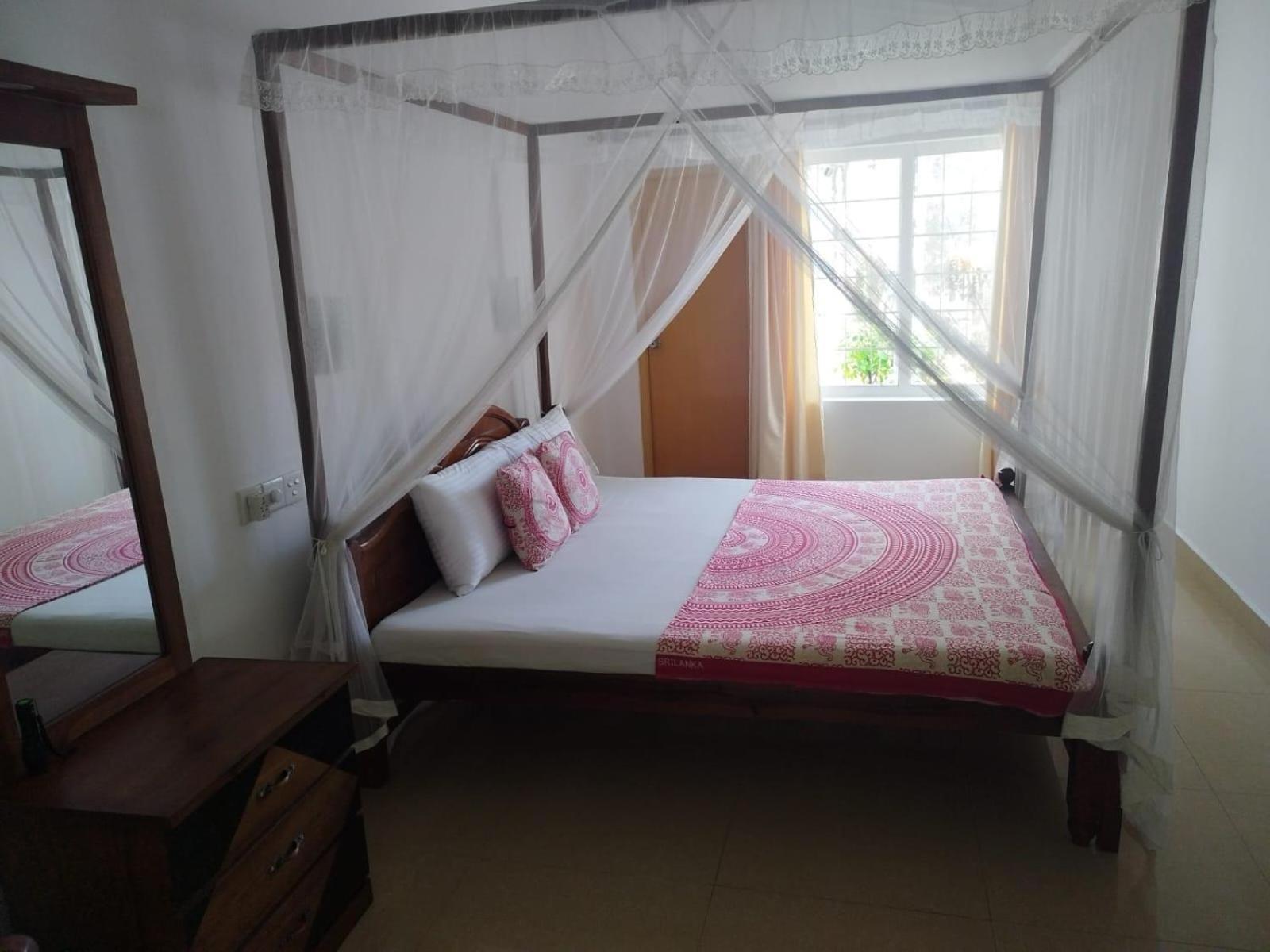 Sri Nimali Guesthouse Hikkaduwa Exteriör bild